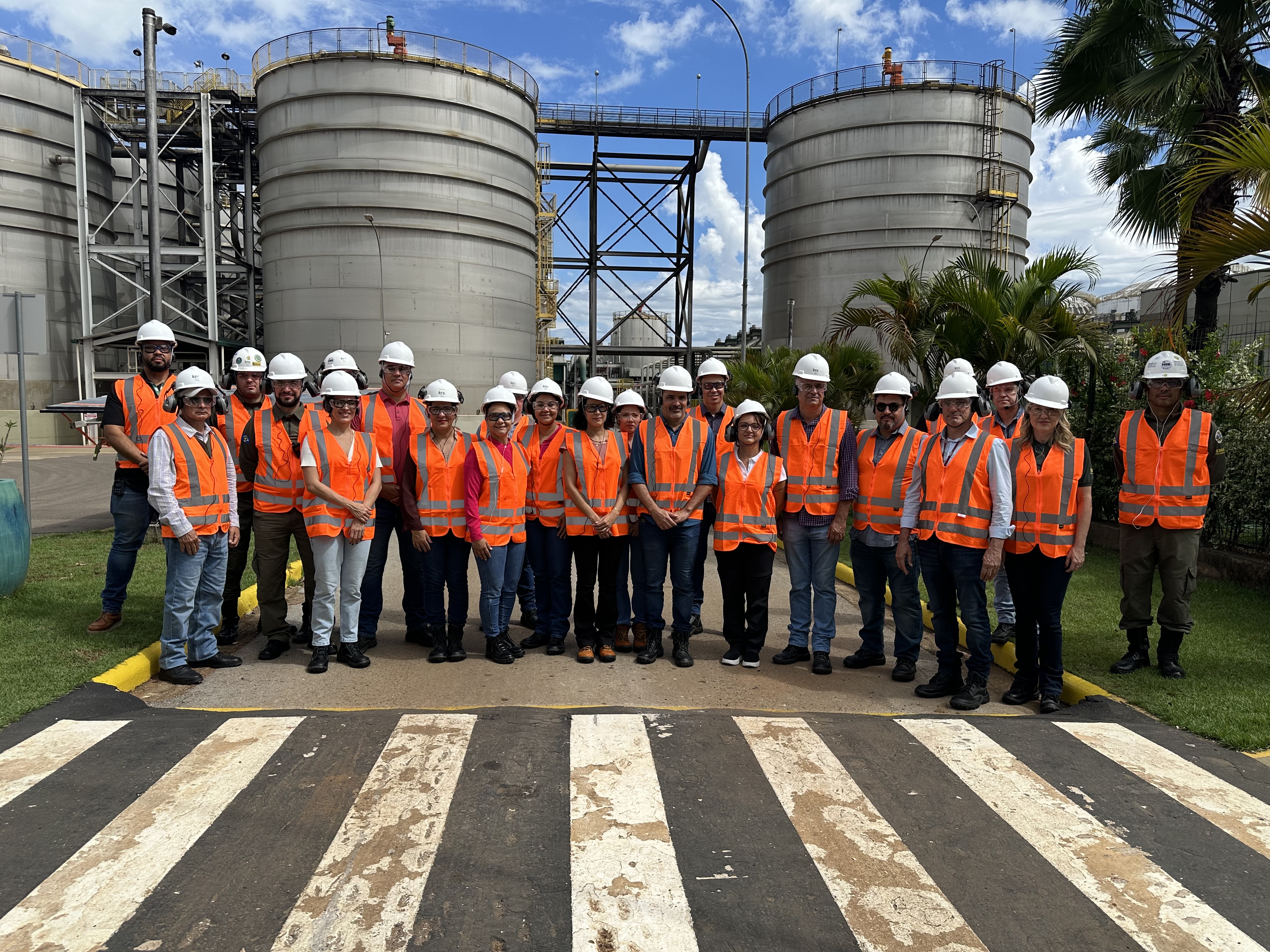 Após a agenda em Cuiabá, a comitiva do Governo do Tocantins visitou no município de Lucas do Rio Verde a primeira usina do Brasil a processar exclusivamente o milho para fazer biocombustível. Crédito - Nayara Takahara | Sema-MT