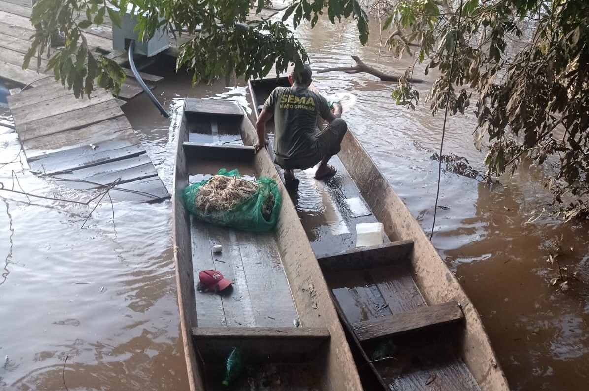 Sema e PM apreendem canoas, redes, remos e motor durante fiscalização da Piracema